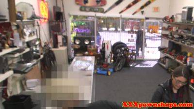 Amateur Pawnshop Babe Pussyfucked For Cash - hclips.com