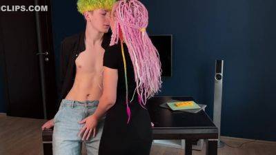 Two Alternative Teenagers Waited Until Their Parents Left Home - hclips.com