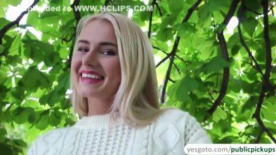 Aisha Fucks A Huge Cock In Public - hclips.com