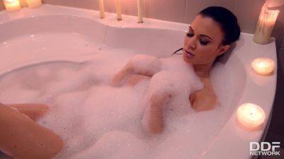 Tantalizer in the Tub - PornWorld - hotmovs.com - Britain