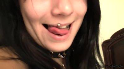 Gorgeous emo masturbates in solo session - hotmovs.com