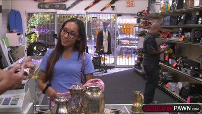 A Naughty Pawn Dude Made An Offer For Her Juicy Hot Ass - hclips.com