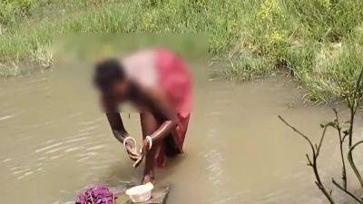 Bhabi Naha Rahithi Ghar Lake Khub Choda. Bhabi Sex. Indian Sex - desi-porntube.com - India