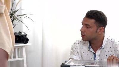 性感 伊娃芭比娃娃粉穴诱惑鸡巴侧入 - hclips.com