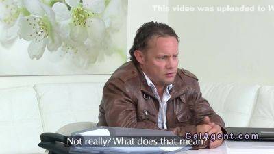 Muscled Experienced Male Model - hclips.com