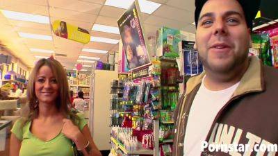 Jodi Bean - Hot Babe Enjoys A Nice Raw Pounding - videomanysex.com