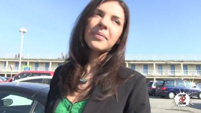 Henessy - Pijita Quiere Prostituto - hclips.com
