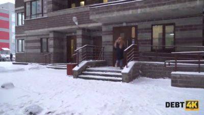 Rose Wild gives up her debt and gets rough sex in homemade video - sexu.com - Russia