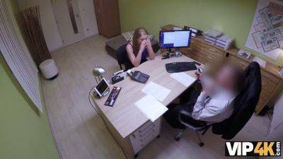 Chrissy Curves gets naughty during her agent's office interview - sexu.com - Czech Republic