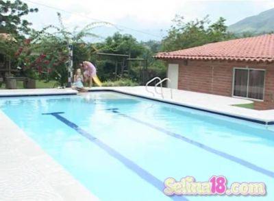 Pussy licking lez teen babe - hotmovs.com