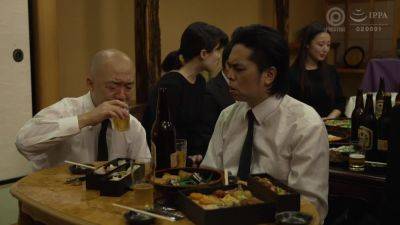 夫の遺影の前で気が狂う程イカされてしまった私…。 未亡人 恥●の獣交尾 松岡すず - txxx.com - Japan