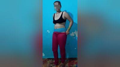 Desi Wife Show Her Boob - desi-porntube.com - India