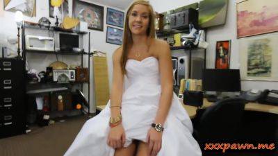 Bitch Pawns Her Wedding Dress And Screwed At The Pawnsh - videomanysex.com