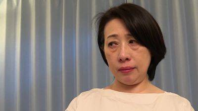 04J2123-Mother Gets Fucked At Her Son's Say - senzuri.tube