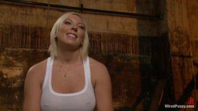 Donna Skylar - hotmovs.com