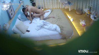 Hackers use the camera to remote monitoring of a lover's home life.596 - hclips.com - China