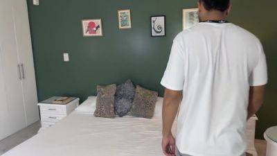 Mi Hijastra Me Pide Que Le Ensene Sobre Sexo, Yo Con Gusto Le Como Su Rico Cono En Muchas Posiciones - upornia.com