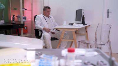 Steve Q's massive dick makes Micky Muffin's big tits bounce as she takes it deep in her throat and pussy - sexu.com