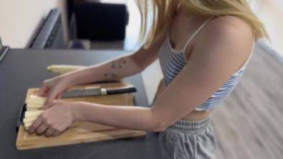 Stepsister Helped Me Finish - hclips.com