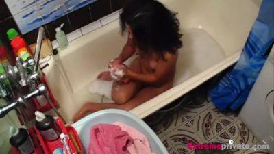 Spanish stepdaughter 19 masturbates in bath - hclips.com - Spain