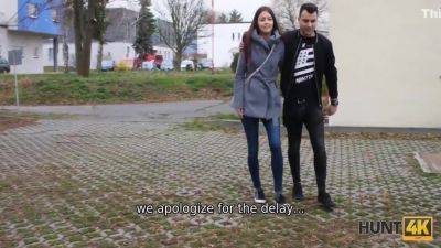 Man Shares Gf Hole With Car Seller For Some Discount - hotmovs.com