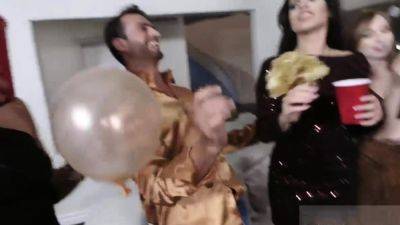 Magic blowjob New Year New Swap - drtuber.com