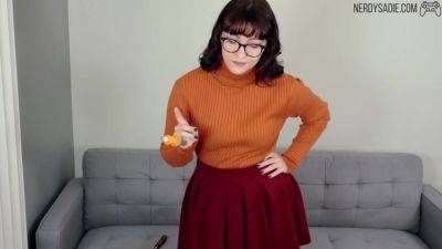 Velma Dinkley Gives - hclips.com