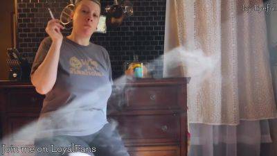 Smoking From The Shadows - upornia.com