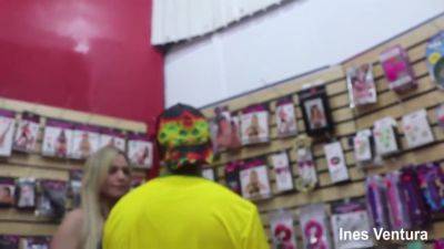 Ines Ventura - Gozadinha De Vendedor De Sexy Shop - hclips.com