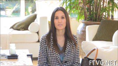 Glass Dildo In Wet Cunt - hclips.com