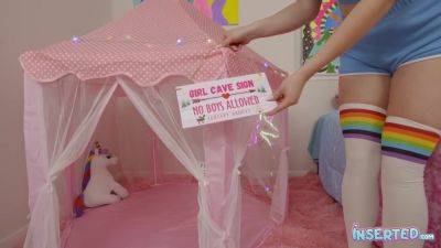 Alyx Has A Magic Flower - Inserted - hotmovs.com