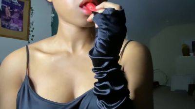 Teasing My Tits, Sucking On Chips, Bouncin My Clit - hclips.com