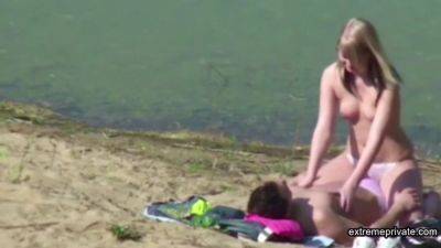 My Stepdaughter Caught With Her Bf On The Beach - voyeurhit.com