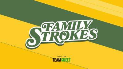 Peter Green - Violet and Venus play a dirty truth or dare game with a cumshot twist! - sexu.com