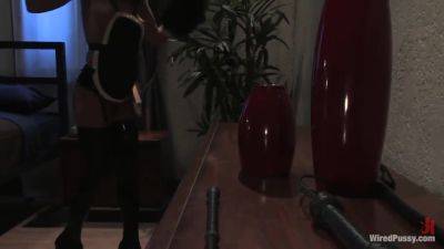 Cecilia Donna - upornia.com