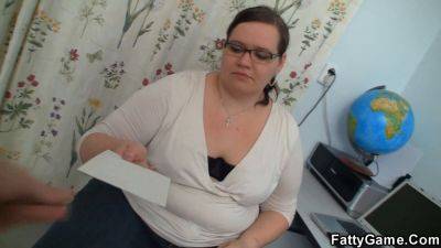 Big-booty teacher seduces student with her fat ass & plump body for a steamy session - sexu.com