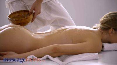 Big-titted blonde Polina Max gets her tight pussy pounded & orgasms in sensual massage - sexu.com