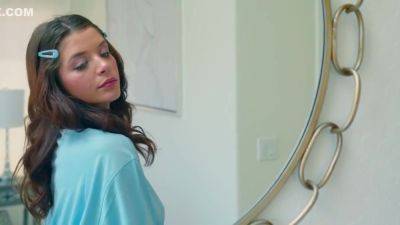 Jade Maris - A Young Student With A Wet Pussy Pleased Her Classmate - hotmovs.com