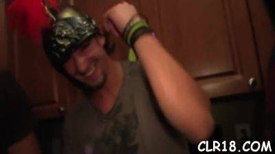 Flashing Their Tight - hclips.com