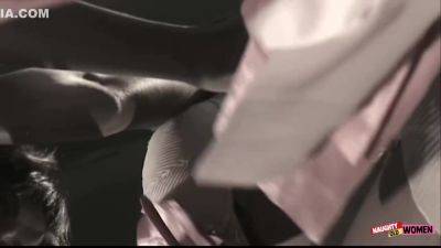 The Sight Of A Hot Mature Bum And Pussy In The Mirror Is Priceless - upornia.com