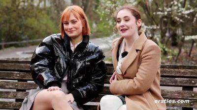 Lesbische Machtspiele Im Ersties-buro Mit Dolly Und Lola L - upornia.com