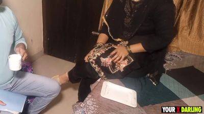 Chaachi Ko Collage Mein Pad Rahe Bhateeje Ne Chod Diya Jab Chachu Ghar Pe Nahi The - hclips.com