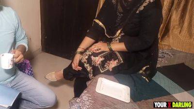 Chaachi Ko Collage Mein Pad Rahe Bhateeje Ne Chod Diya Jab Chachu Ghar Pe Nahi The - hclips.com