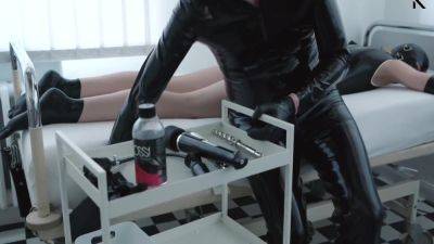 Latex-patient Gets An Anal Inspection In The Clinic Bed - hotmovs.com