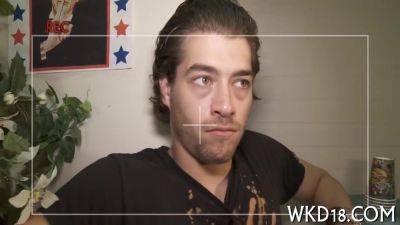 Man Kisses Sexual Girlie - videomanysex.com