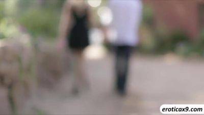 August Ames - August Ames In Fucks A Teen Cock In The Couch - videomanysex.com