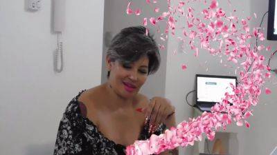 Perla Lopez And Valentino Milan In Me L Mo Y Fui Como Loco A Cojerle El Culo , Me La Paro, Se La Meti 17 Min - hotmovs.com