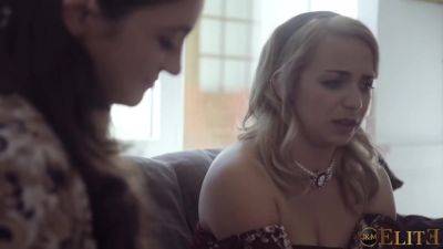 Horny Teen With Giulia Lov - upornia.com