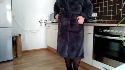 Sexy Showed A Surprise To Her Son-in-law - hclips.com - Russia