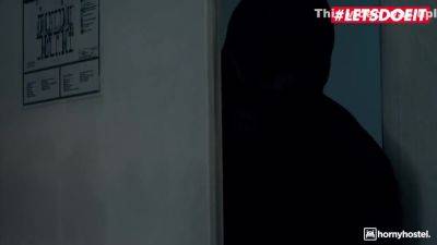 Marilyn Sugar - Marilyn Sugar In Blonde Babe Hammered In Hostel By Big Cock Thief - upornia.com